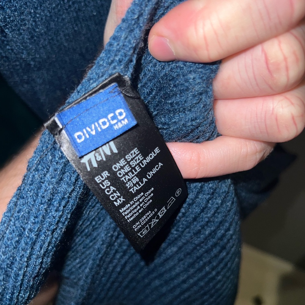 H&M Deep Blue Knit Accessory - Picture 3 of 3
